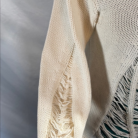 Indah Cream Knit Fringe Blouse - Picture 6 of 13